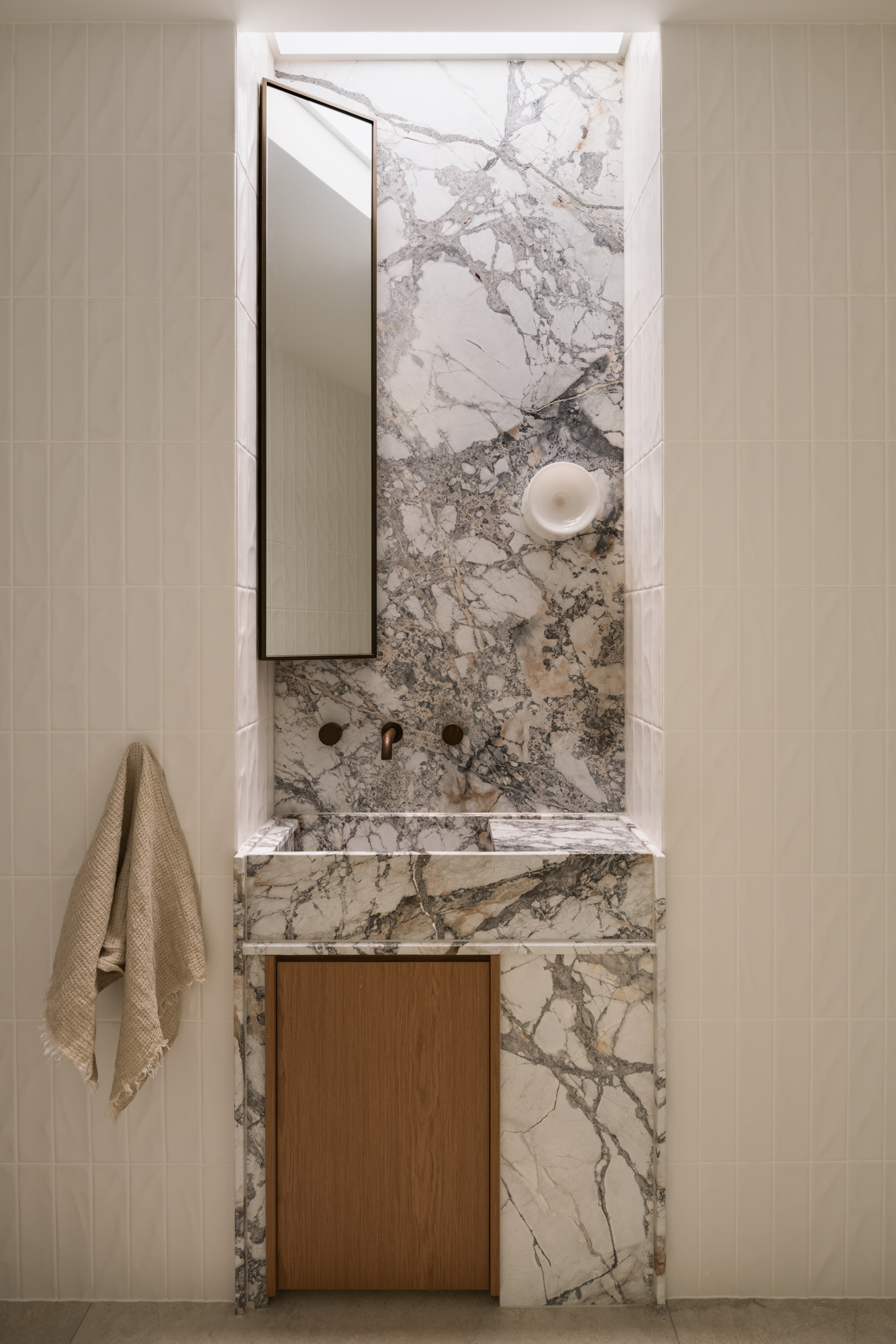 stone bathroom, powder, Proske, stone basin, mirror